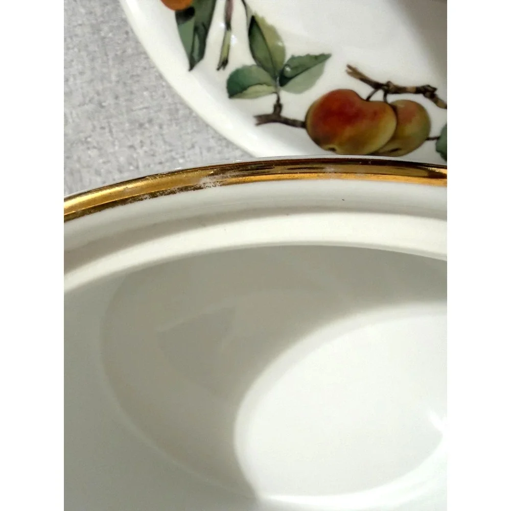 Royal Worcester Evesham 2.5 Qt 10